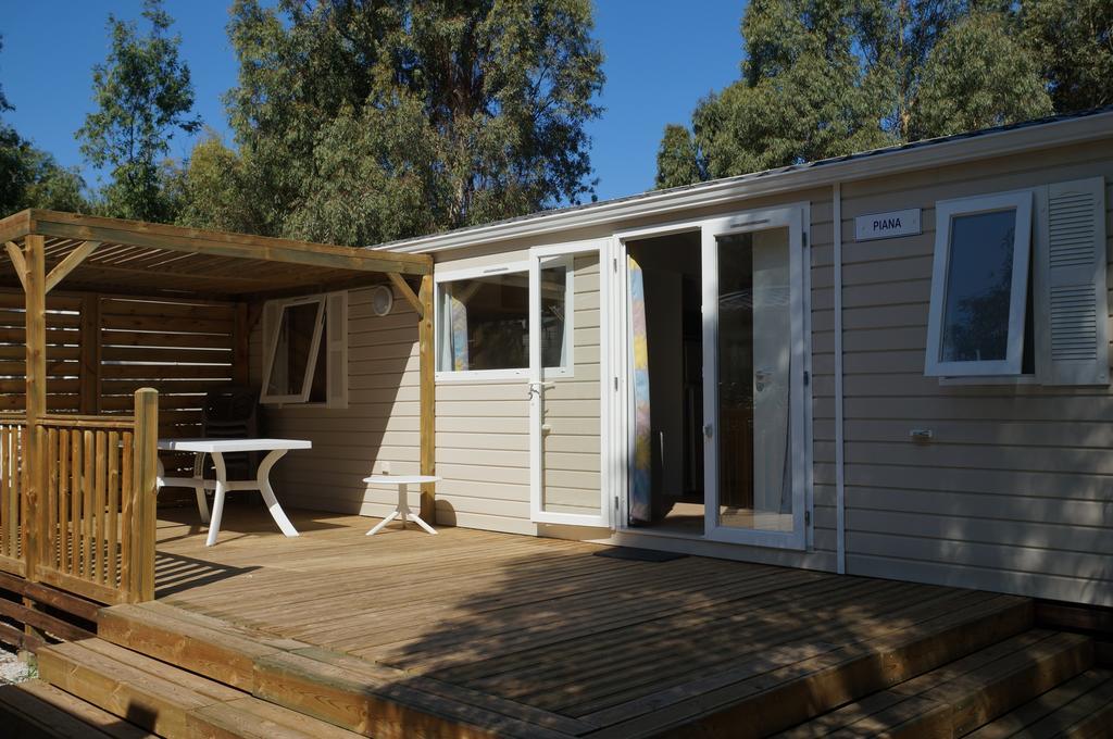 Camping Les Castors Калви Екстериор снимка