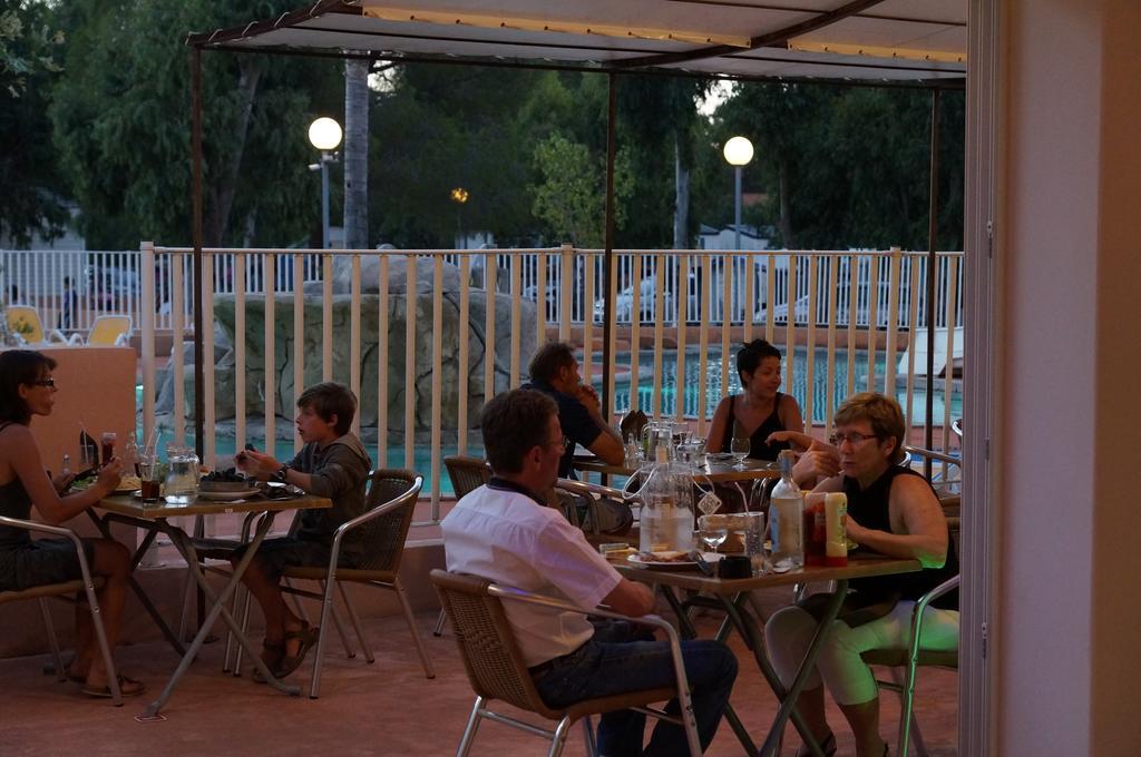 Camping Les Castors Калви Екстериор снимка