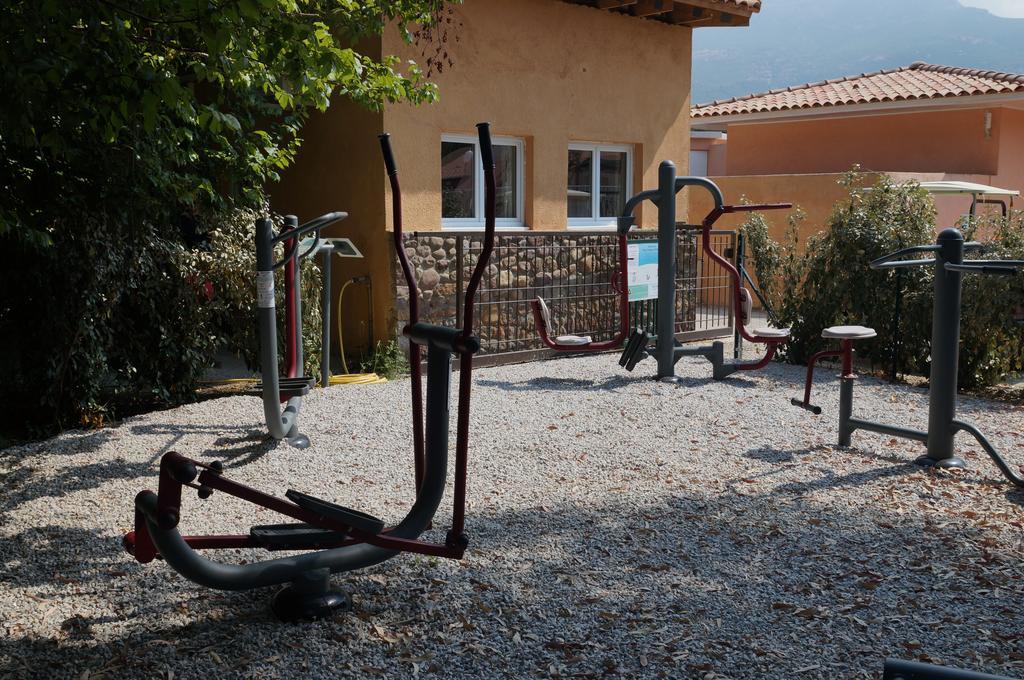 Camping Les Castors Калви Екстериор снимка
